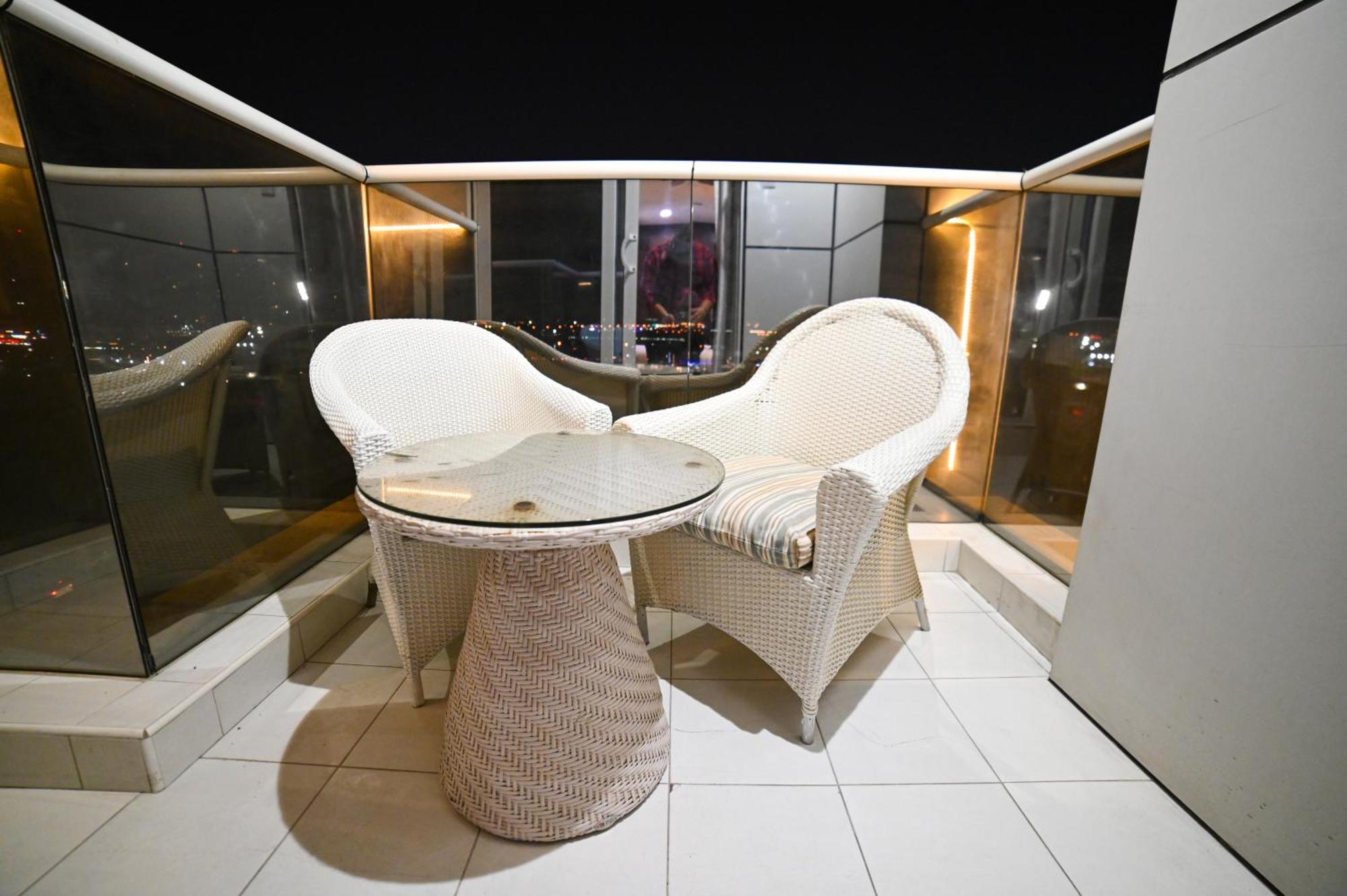 Seven Seas Hotel Dubaï Extérieur photo