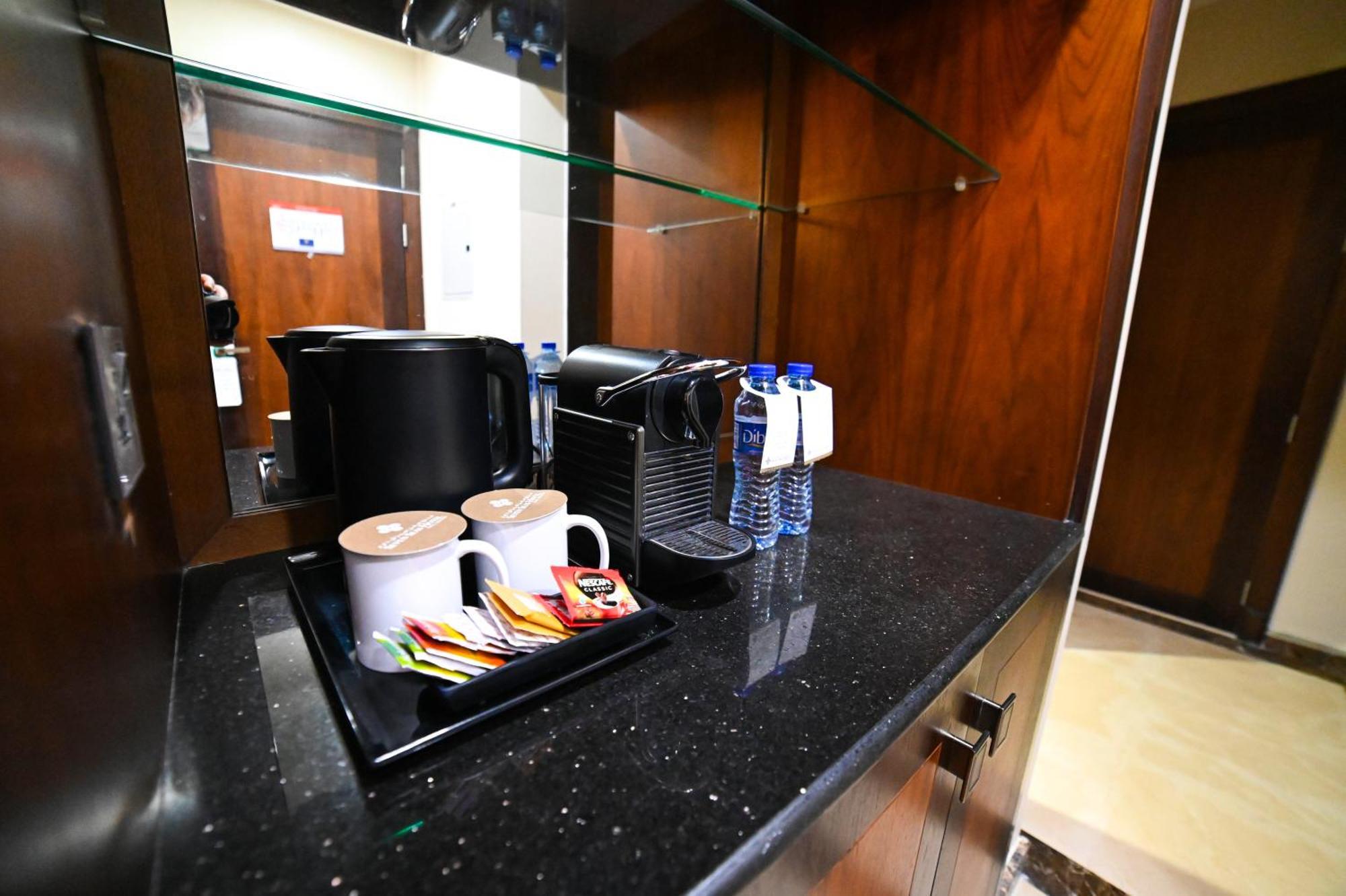 Seven Seas Hotel Dubaï Extérieur photo