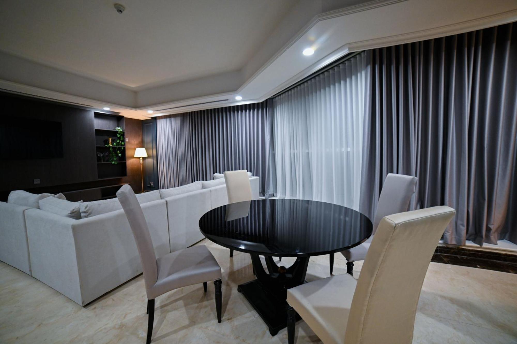 Seven Seas Hotel Dubaï Extérieur photo