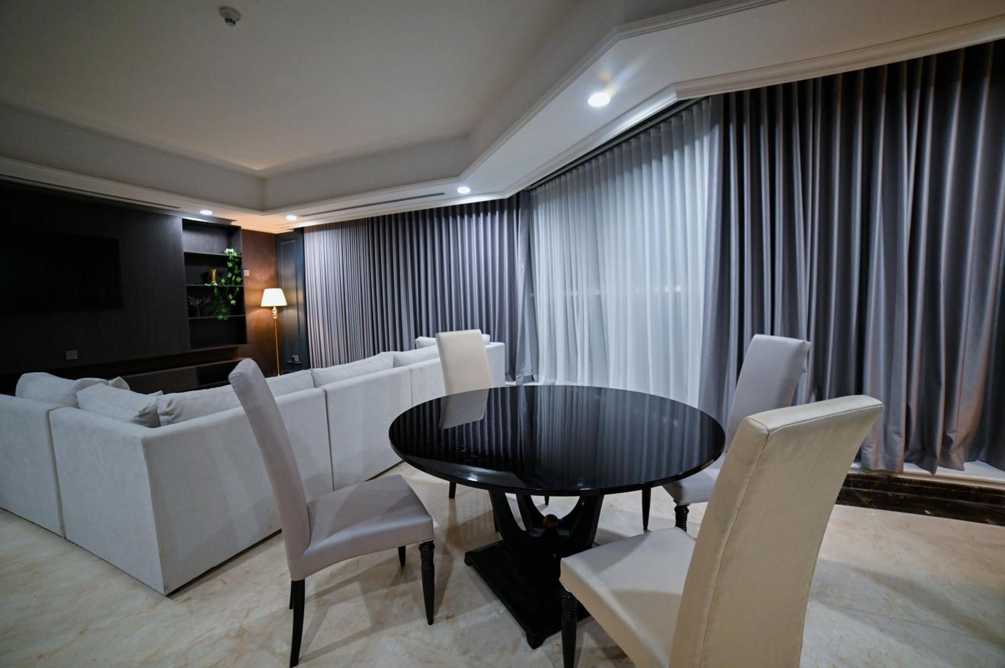 Seven Seas Hotel Dubaï Extérieur photo